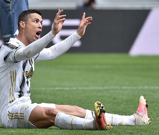 Ronaldo khiến Juventus lo ngại trước trận đầu sinh tử