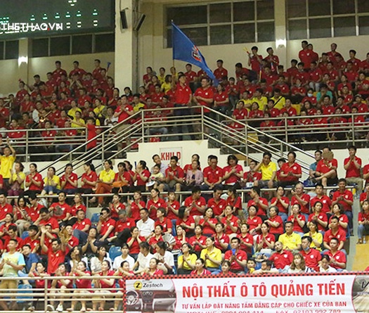 Không khí lễ hội trước trận chung kết nữ tại NTĐ Việt Trì