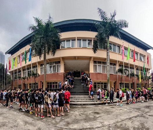 Hàng trăm thí sinh xếp hàng dài đợi Try Out Hanoi Buffaloes