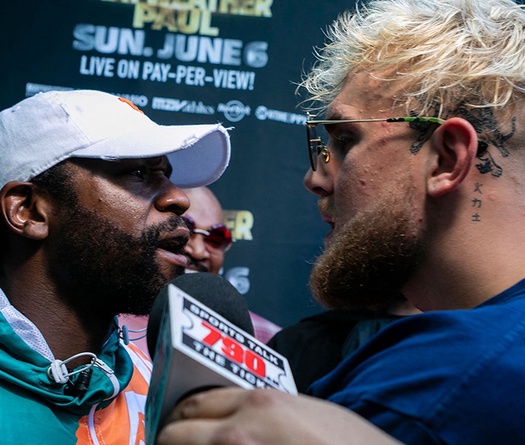 Team Mayweather tấn công Jake Paul giữa buổi họp báo trận đấu Logan Paul