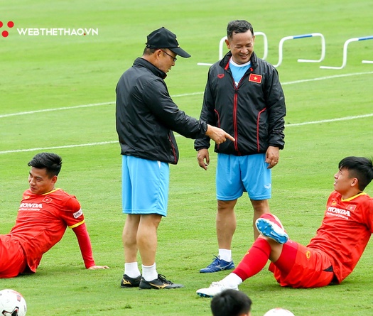 Tập làm quen thời tiết oi bức ở UAE, tuyển Việt Nam tập vào giữa trưa