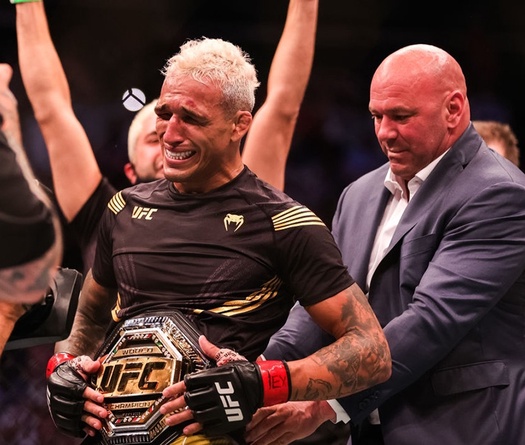 Charles Oliveira cùng 3 võ sĩ chiếm trọn 75 ngàn đô tiền thưởng phụ UFC 262