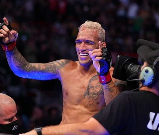 Charles Oliveira sẵn sàng trở lại lấy đai Featherweight