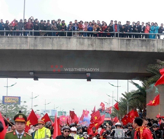 Bộ Y tế yêu cầu không tụ tập đông người xem ĐT Việt Nam thi đấu vì COVID-19