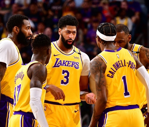Cơn đau đầu của Lakers: Thắt lưng buộc bụng hay vung tay quá trán?
