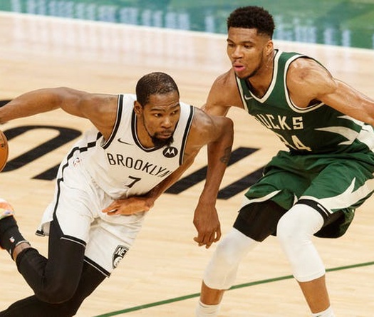 Kevin Durant rủ Kyrie Irving "ném gạch", Bucks vẫn vã mồ hôi hột