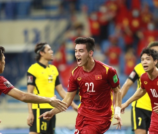 Đánh bại Indonesia và Malaysia, ĐT Việt Nam thăng hạng trên BXH FIFA