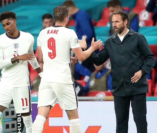 Harry Kane phản ứng gì khi bị thay ra trong trận Anh vs Scotland?