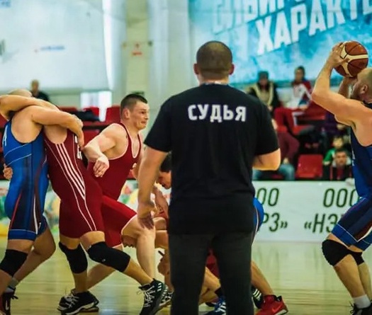 Bóng rổ kết hợp đấu vật, môn thể thao cực dị của nước Nga - Rugball