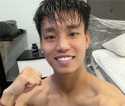 Tuyển Việt Nam lộ "body" 6 múi khi luyện thể lực trong khu cách ly