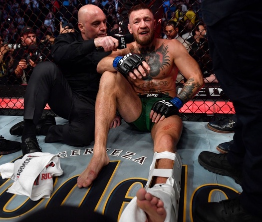 Kết quả UFC 264: Conor chấn thương chân kinh hoàng, Dustin thắng TKO
