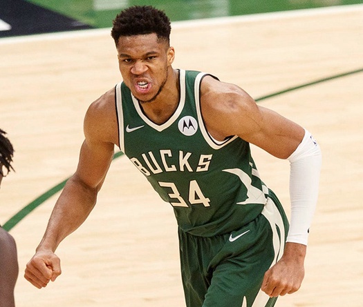 Giannis lần thứ hai ghi 41 điểm, cùng Bucks “bóp nghẹt" Phoenix Suns trên sân nhà