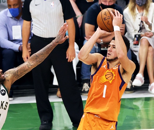 Bùng nổ tại Game 4, Devin Booker làm nên lịch sử trong ngày buồn của Phoenix Suns