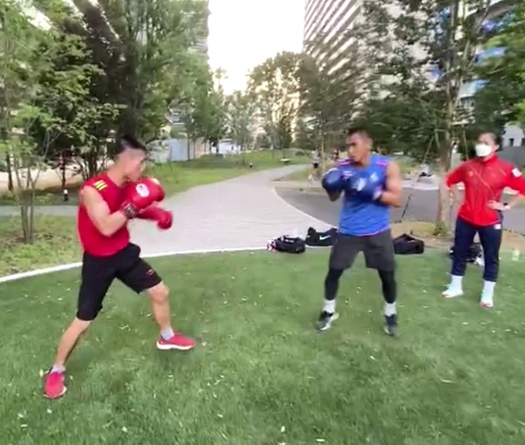 Nguyễn Văn Đương "so găng" cùng kình địch Chatchai trước ngày thượng đài Olympic