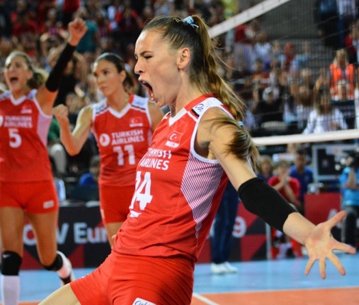 Siêu sao bóng chuyền Thổ Nhỹ Kỳ gặp hạn "trên trời rơi xuống" trước "giờ G"