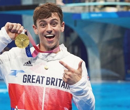 Tom Daley: "Tôi gay và tôi vô địch Olympic!"