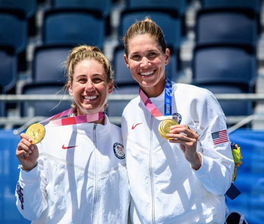 Đội tuyển bóng chuyền bãi biển nữ Mỹ giành HCV Olympic Tokyo 2021