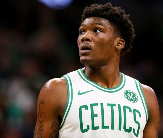 "Chúa tể thời gian" của Boston Celtics ký hợp đồng 54 triệu USD