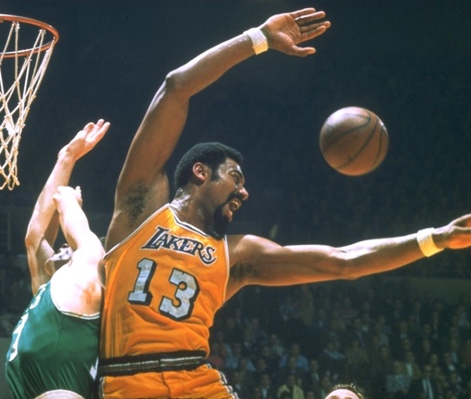 Wilt Chamberlain và giai thoại về cú block trật khớp vai đối thủ