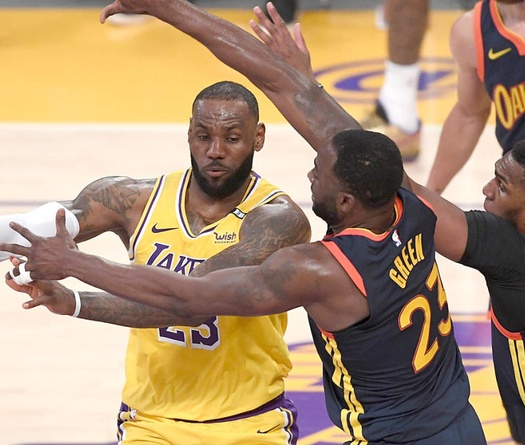 Bà chủ LA Lakers cực lực phản đối vòng Play-in