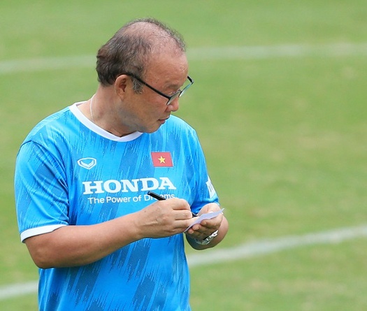 Vì sao ông Park gấp gáp bổ sung cầu thủ cho ĐT Việt Nam?