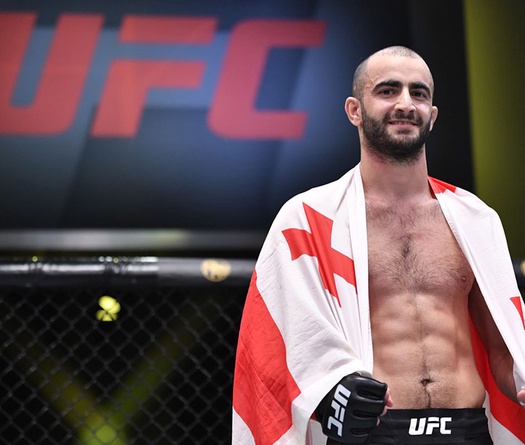 Câu chuyện đằng sau biệt danh “Knockout Cancer” của Giga Chikadze