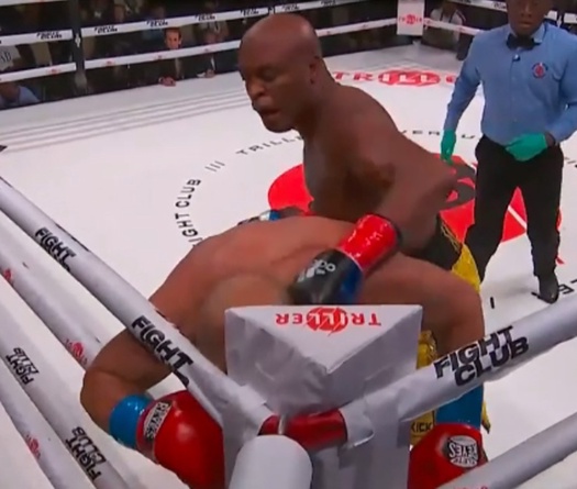 Anderson Silva knockout Tito Ortiz sau 82 giây, tri ân huyền thoại Lý Tiểu Long
