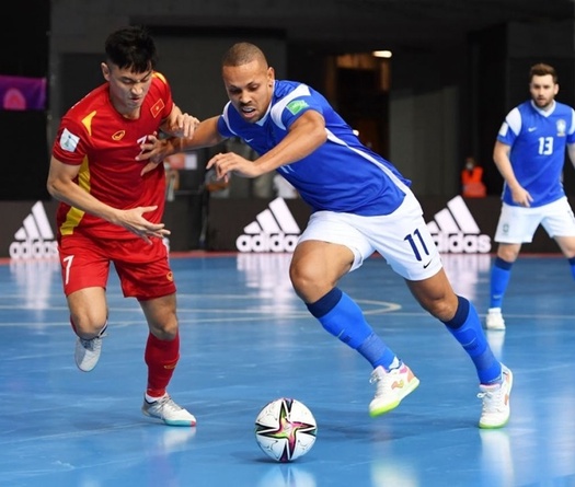 Tỷ số futsal Việt Nam 1-9 Brazil: Thất bại khó tránh