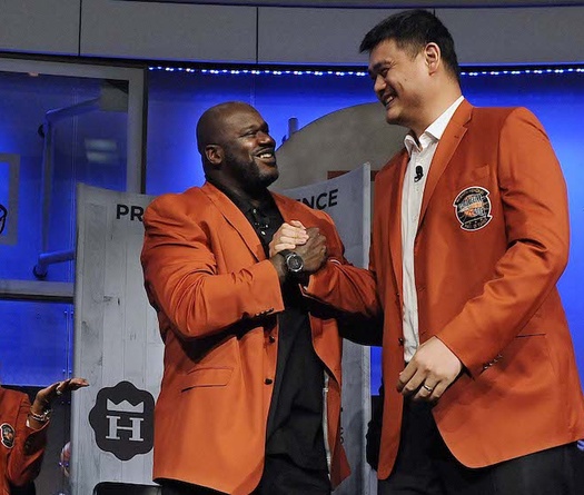 Shaquille O'Neal gửi lời xin lỗi Yao Ming vì... sợ bố!