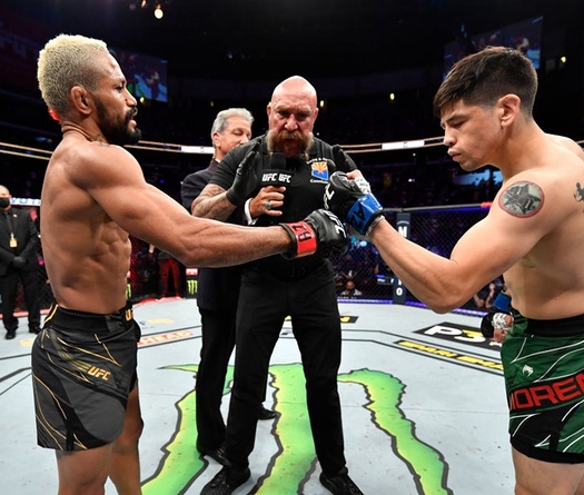 Brandon Moreno bảo vệ đai ở trận đấu thứ 3 với Deiveson Figueiredo tại UFC 269