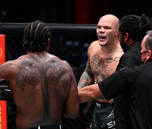 Hạ gục Ryan Spann, Anthony Smith trở lại với mạch thắng ấn tượng ở hạng bán nặng UFC