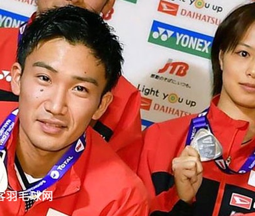 Số 1 cầu lông thế giới Kento Momota và mỹ nhân Yuki Fukushima: Tình cũ không rủ cũng tới