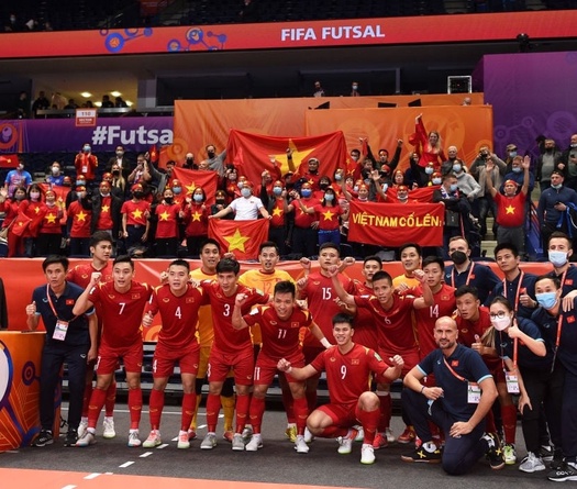 Thua quả cảm Nga, futsal Việt Nam được "thưởng nóng"