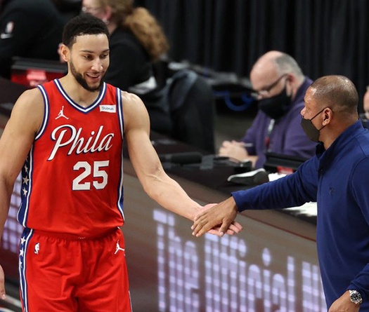Ba tháng sau bình luận gây sốc, HLV Doc Rivers quyết tâm thuyết phục Ben Simmons ở lại