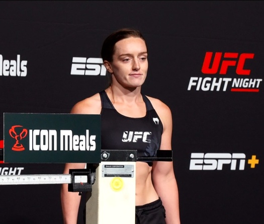 Đứng không vững trên bàn cân, nữ võ sĩ Aspen Ladd phải hủy đấu ở sự kiện UFC