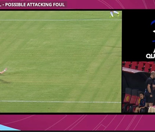 Tuyển Việt Nam “khốn khổ” vì VAR!