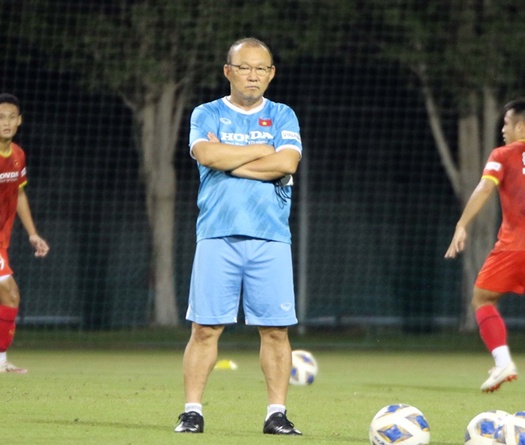 Bầu Hiển nói “bảo thủ”, HLV Park Hang Seo đang thay đổi?