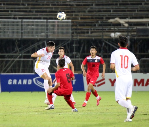 Trợ lý thầy Park thừa nhận thất bại với sơ đồ 4 hậu vệ