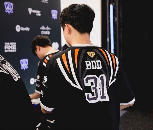 Kết quả tứ kết CKTG 2021 hôm nay 25/10: GEN vs C9 - Ngày của Bdd