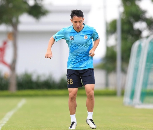 Tránh tâm lý nóng vội, CLB Hà Nội “ngăn” Đỗ Hùng Dũng lên tuyển Việt Nam