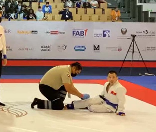 Võ sĩ Việt Nam dính chấn thương bất ngờ ở giải Vô địch Jujitsu thế giới