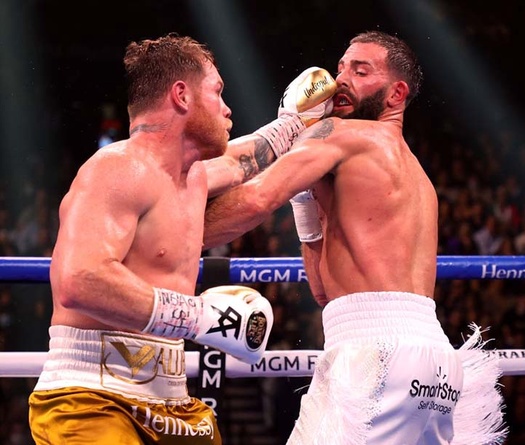 Canelo Alvarez đấm gục Caleb Plant, thâu tóm 4 danh hiệu lịch sử hạng siêu trung Boxing