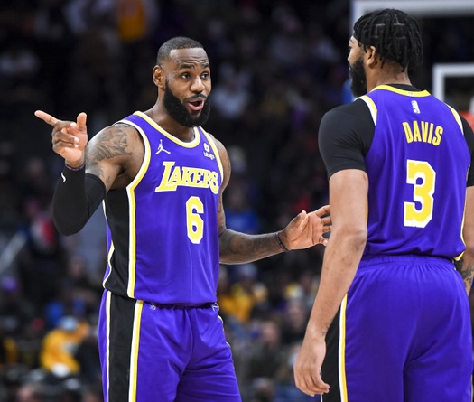 Anthony Davis vẫn còn ngạc nhiên với án treo giò của LeBron James