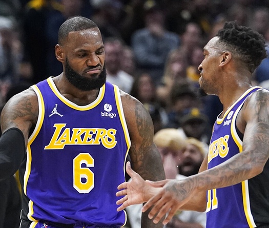 LeBron James hồi sinh màn ăn mừng “Silencer", ném clutch đỉnh từ hiệp 4 đến hiệp phụ