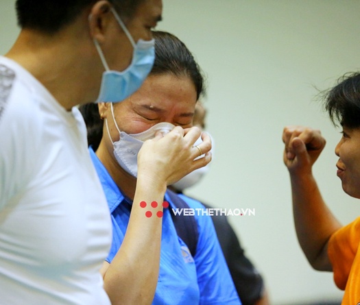 HLV đội bóng chuyền nữ Tp.Hồ Chí Minh  Trần Hiền: Khi người phụ nữ "thép" rơi lệ!