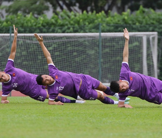 Tuyển Việt Nam giải phóng sức ì ở Singapore