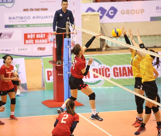  Cô trò Kim Huệ có chiến thắng đầu tiên sau màn bám đuổi nghẹt thở 