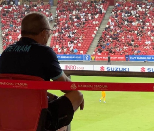 Xong nhân sự đấu Campuchia, HLV Park Hang Seo tất tả soi giò Thái Lan, Singapore