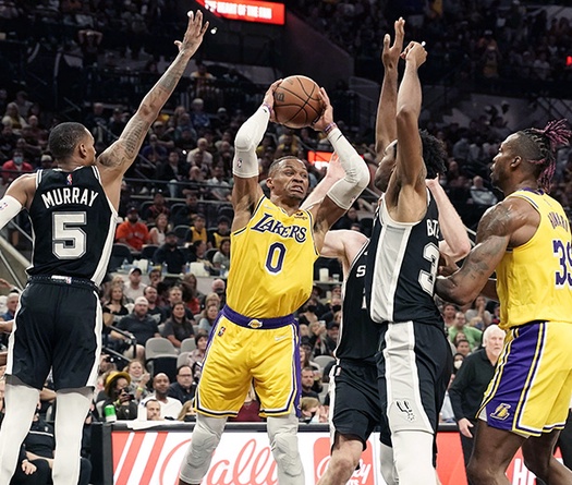 Nhận định bóng rổ NBA 2021-22: San Antonio Spurs vs Los Angeles Lakers (ngày 24/12 10h30)