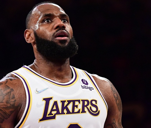 Dù thất bại, LeBron James vẫn trở thành "nhà vua" của loạt trận Giáng Sinh NBA